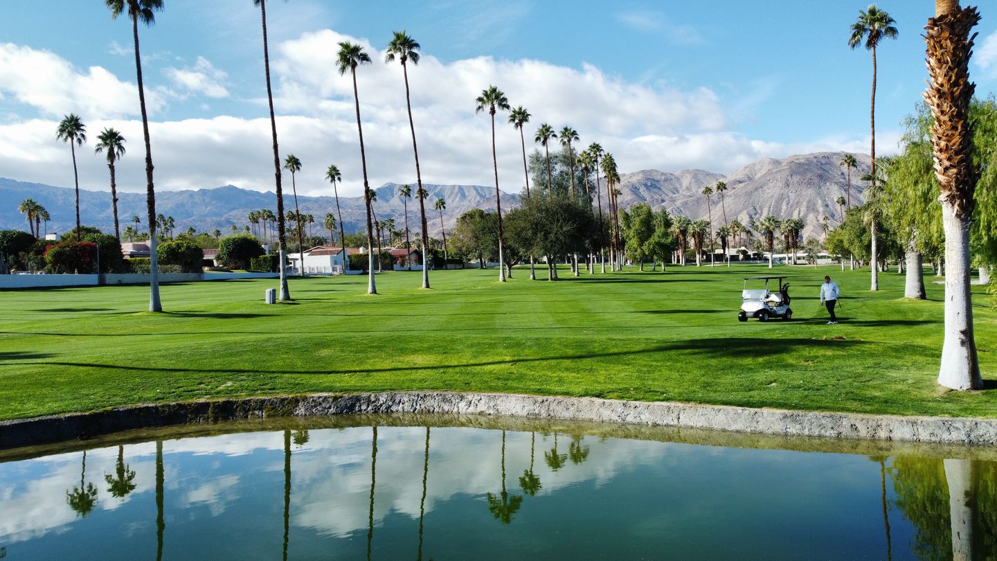 Karakteristik Tampilan Lapangan Golf Shadow Mountain Kanada