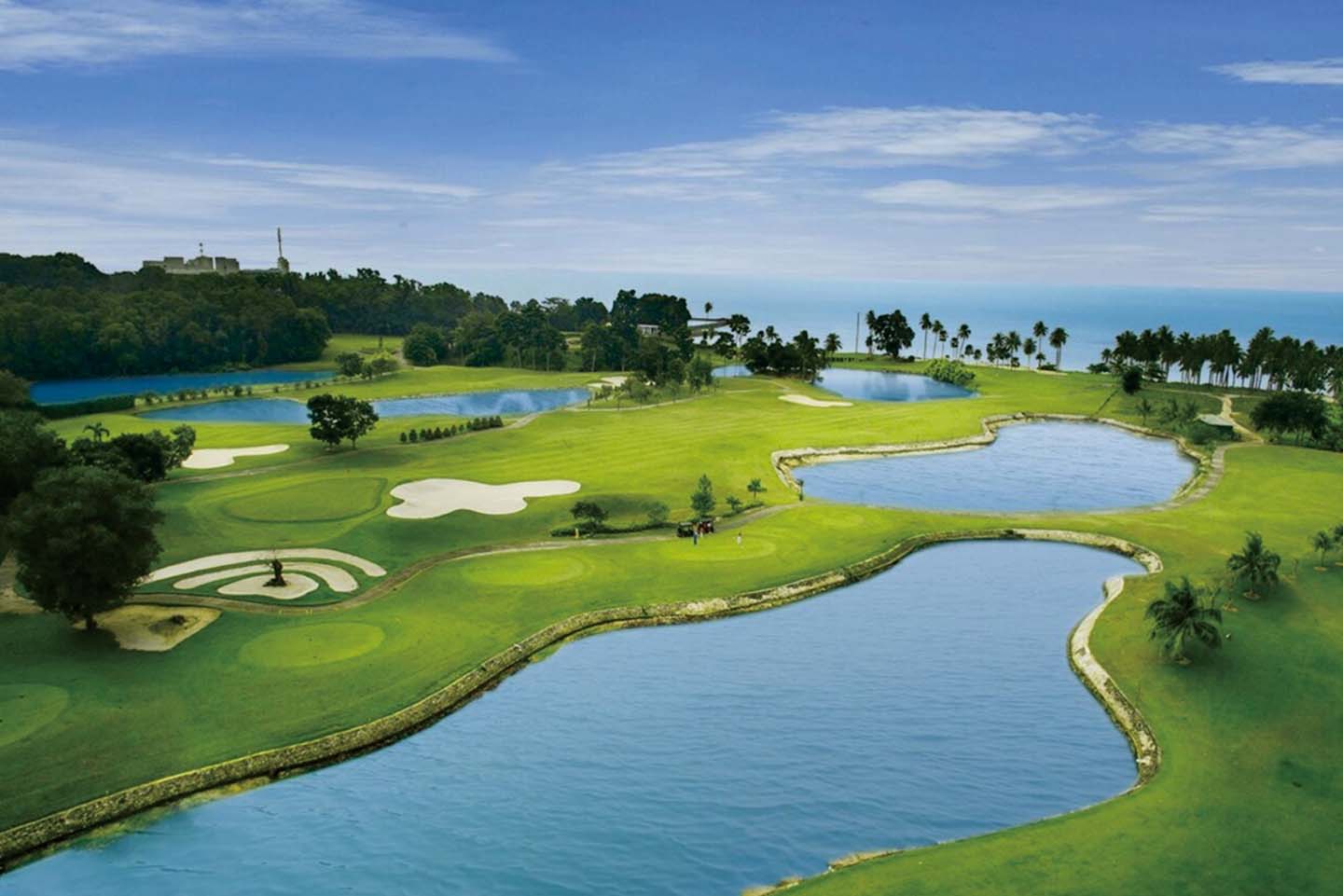 Koolau, Tempat Lapangan Golf